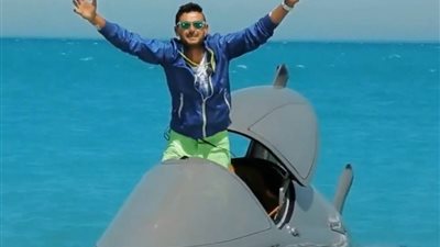 «القضاء الإداري» يقضي بأحقية رامز جلال في إذاعة حلقات برنامج «قرش البحر».. قرار بوقف حلقة «آثار الحكيم».. والمحكمة ترفض طلب الفنانة بتغريم «الفتى الطائش» مليون 