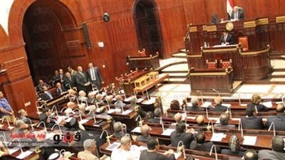 العمال يطالبون 