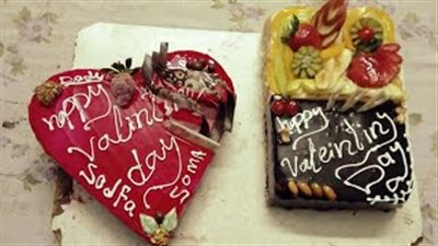 بالفيديو.. طريقة عمل تورتة عيد الحب