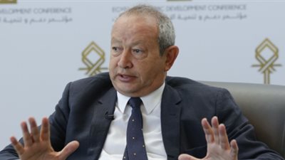 «ساويرس» عن وفاة أزنافور: العالم سيفتقد مغنيا عملاقا