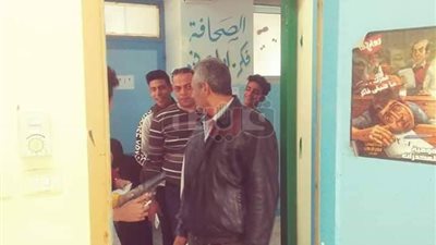 «التعليم» تستكمل توزيع أجهزة التابلت على طلاب الصف الأول الثانوي (صور)