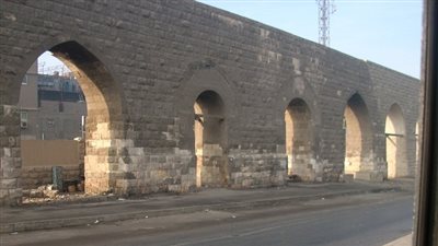 «القاهرة» تعلن إعادة تخطيط سور مجري العيون