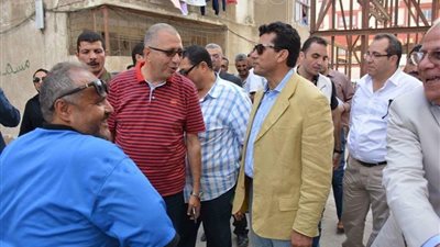 وزير الرياضة يعد بتطوير نادي الحرية ببورسعيد (صور)