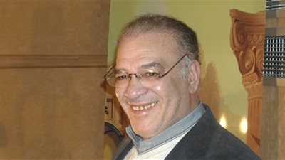 «زينة» تسخر من «صلاح عبدالله» بسبب «أحمد عز»