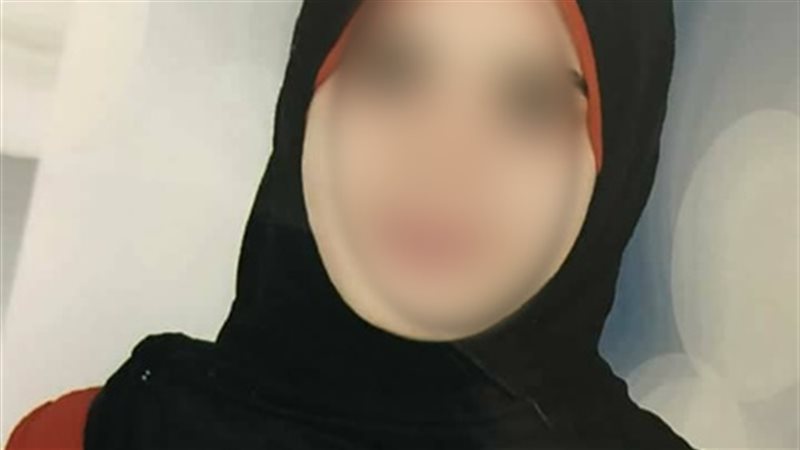 الطالبة يمنى سعد