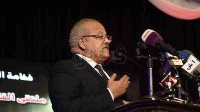 رئيس جامعة القاهرة: لما كنت بزعل كنت بدخل مسرح أو سينما (فيديو وصور)