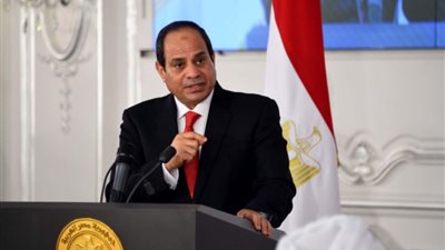 السيسي يصل سلطنة عمان.. مراسم استقبال أسطورية.. لقاء أخوي بين الرئيس والسلطان قابوس.. مباحثات مشتركة لتعزيز التعاون ووحدة الصف العربي.. تنفيذ مشروعات مشتركة بين البلدين