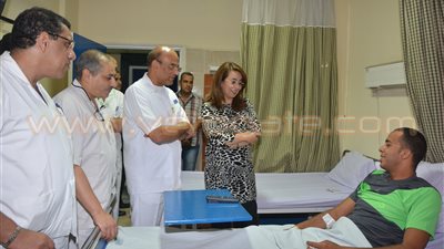 «غادة والي» تزور مصابي الأحداث الإرهابية بسيناء