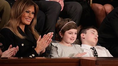 الفستان الأسود.. ميلانيا ترامب تخالف نساء الكونجرس (صور)