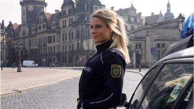 جمال شرطية ألمانية يخطف أنظار مستخدمى «إنستجرام» (صور)