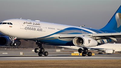 مسقط: يمكن لمواطني قطر أداء مناسك العمرة عبر الطيران العماني