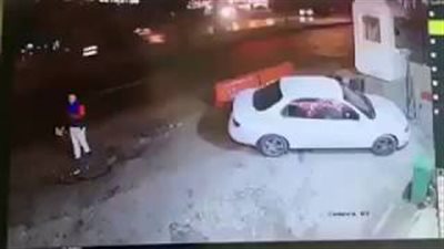 بالفيديو.. لحظة تعرض شاب لحادث دهس مروع في الأردن