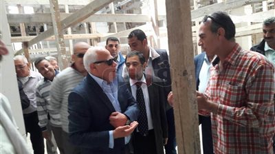 محافظ بورسعيد يأمر بسرعة الانتهاء من أعمال تطوير المسجد العباسي (صور)