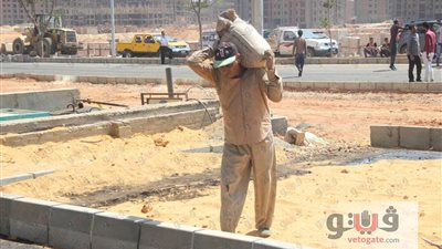 12 صورة ترصد عمال العاصمة الإدارية الجديدة «خلية نحل لا تهدأ»
