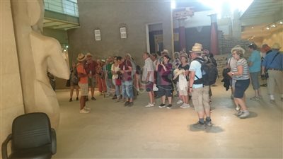 96 سائحا ألمانيا يزورون مركز الزوار بتل العمارنة «صور»