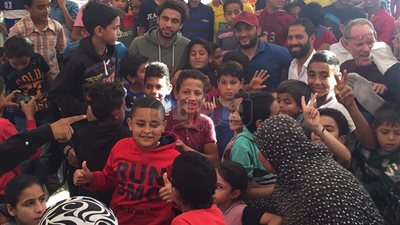 لاعبو الإسماعيلي يحتفلون بيوم اليتيم في أبو صوير (صور)