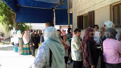 بالصور.. إقبال كثيف على «فنون تطبيقية القاهرة»