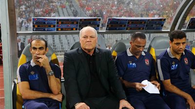 الكرات العرضية سلاح الأهلي لمواجهة حرس الحدود في الكأس