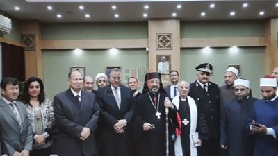 مدير أمن ومحافظ الجيزة يقدمان التهنئة للأقباط بالكنيسة الكاثوليكية
