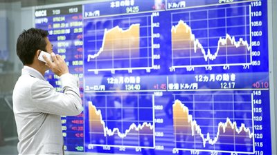 مؤشر نيكي يغلق منخفضا مع صعود الين