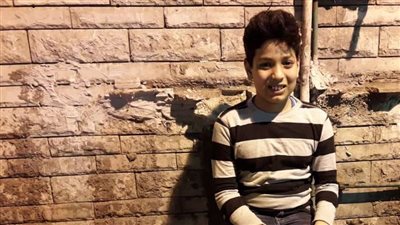 صنايعي بالفطرة.. أصغر موهبة بصناعة المشغولات اليدوية بالإسكندرية (صور)