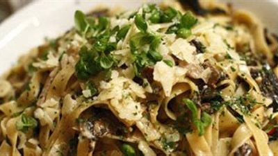 حضرى المكرونة بالمشروم والزيتون على طريقة الشيف نيفين