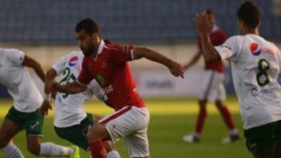 «15 دقيقة» التعادل السلبي يسيطر على لقاء الأهلي والاتحاد