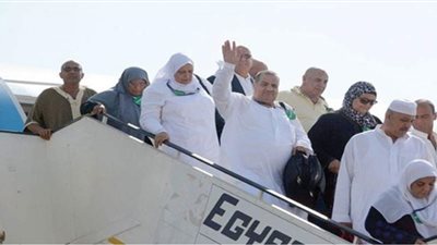 مصر للطيران تنظم 17 رحلة لعودة 3.5 آلاف معتمر