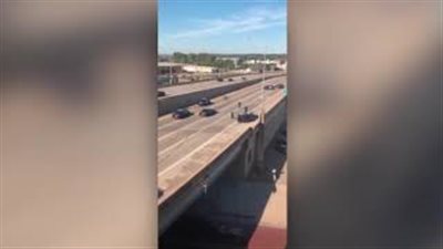 حاول الهرب بعد قتل حبيبته فكان عقابه الدهس بسيارة الشرطة (فيديو)