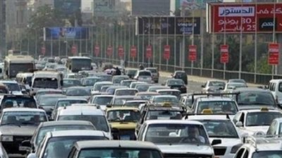 توقف حركة المرور بشارع الأزهر بسبب انهيار جزئي لمنزل