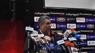 اجتماع الجبلاية مع الأندية «محلك سر».. ممثل الأهلي ينسحب بسبب حضور رئيس الزمالك.. تكليف لجنة المسابقات بتقديم مقترح بمواعيد المباريات المتبقية بالدوري.. ومناقشة تطبيق تقنية الـ«VAR»