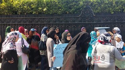 بالصور.. أولياء الأمور أمام ديوان الجيزة: يا محافظ وعدك فين