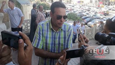 بالصور.. محمد الغيطي يصل إلى «الحصري» للمشاركة في جنازة فاطمة النجدي