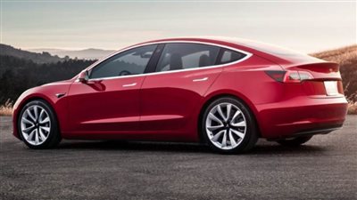 أول سيارة تيسلا موديل 3 مصنوعة بالكامل في الصين