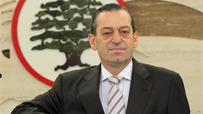 «القوات اللبنانية»: تصريحات مستشار خامنئي سبب استقالة الحريري