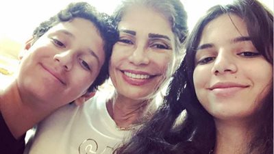 سوسن بدر تنشر صور أحفادها لأول مرة