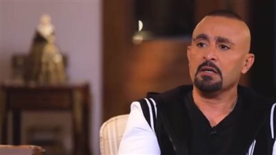 خناقات المشاهير مع متابعيهم على السوشيال عرض مستمر.. أبرزها اقتحام أحمد السقا لمنزل شاب بسبب والدته وزوجته| فيديو