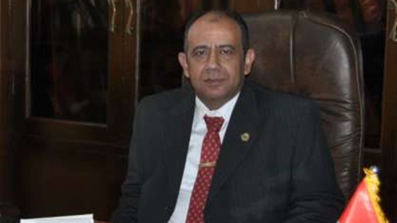  الدكتور أحمد جلال،