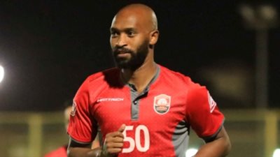 شيكابالا يشارك في تعادل الرائد أمام الشباب