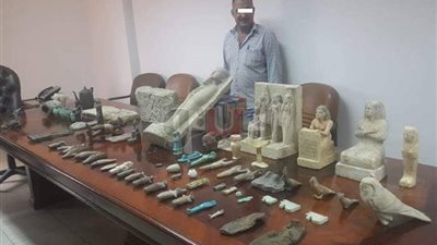 حكايات من دفتر أحوال المقابر الأثرية.. نصب وسرقة وقتل الحصيلة.. حلم الثراء يطارد الحالمين ببيع تراث وطنهم.. ولصوص التاريخ في قبضة الأمن.. الداخلية: تنقذ مئات القطع الأثرية من التهريب (فيديو وصور)