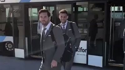 برشلونة يطير إلى إنجلترا لمواجهة توتنهام بدوري الأبطال (فيديو)