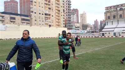 بعد نجاته من الموت مرتين.. لاعب بلدية المحلة ينقذ زميله في دوري القسم الثاني| فيديو