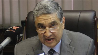 محمد شاكر: رفع أسعار الكهرباء مرهون بالدولار