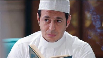 بالفيديو.. مصطفى شعبان يتعلم قواعد الاعتكاف في «اللهم إني صايم»