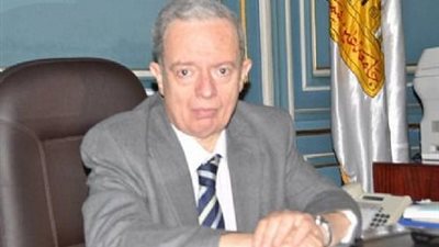 «رئيس عين شمس»: المنشآت الطبية الجديدة تمكن الطلاب من تطبيق ما يدرسونه