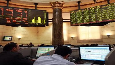 البورصة تقلص مكاسبها منتصف الجلسة لـ380 مليون جنيه