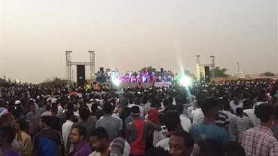 المجلس العسكري السوداني: مندسون يطلقون النار على المتظاهرين