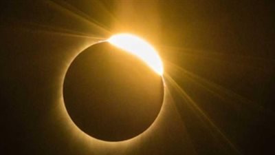 وزير التعليم العالي يستعرض تقريرًا حول كسوف الشمس وخسوف القمر