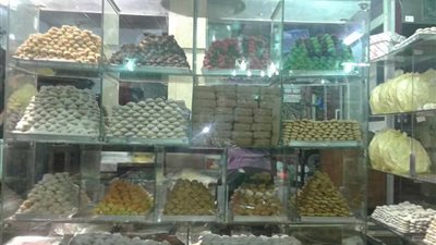 بالصور.. ركود في سوق كعك العيد بالوادى الجديد بسبب ارتفاع الأسعار