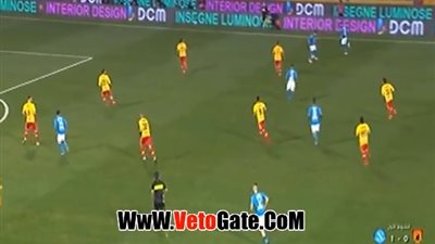 نابولي يتقدم على بينفينتو بهدف في الشوط الأول (فيديو)
